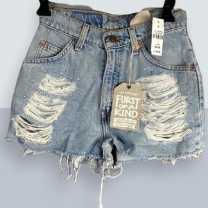 Distressed shorts size XS, embellished, NWT, SKU B5